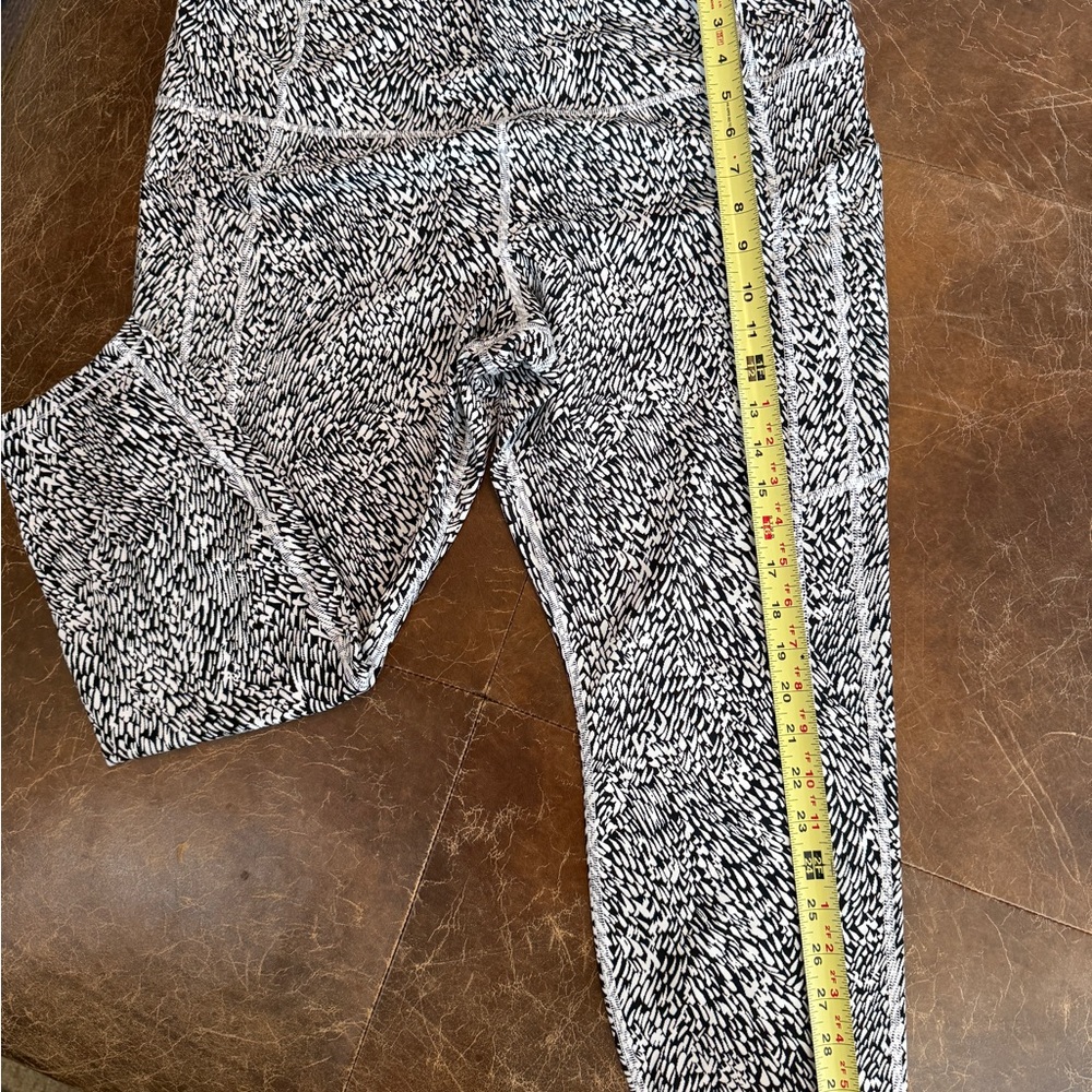 Athleta Black & White Patterned Leggings